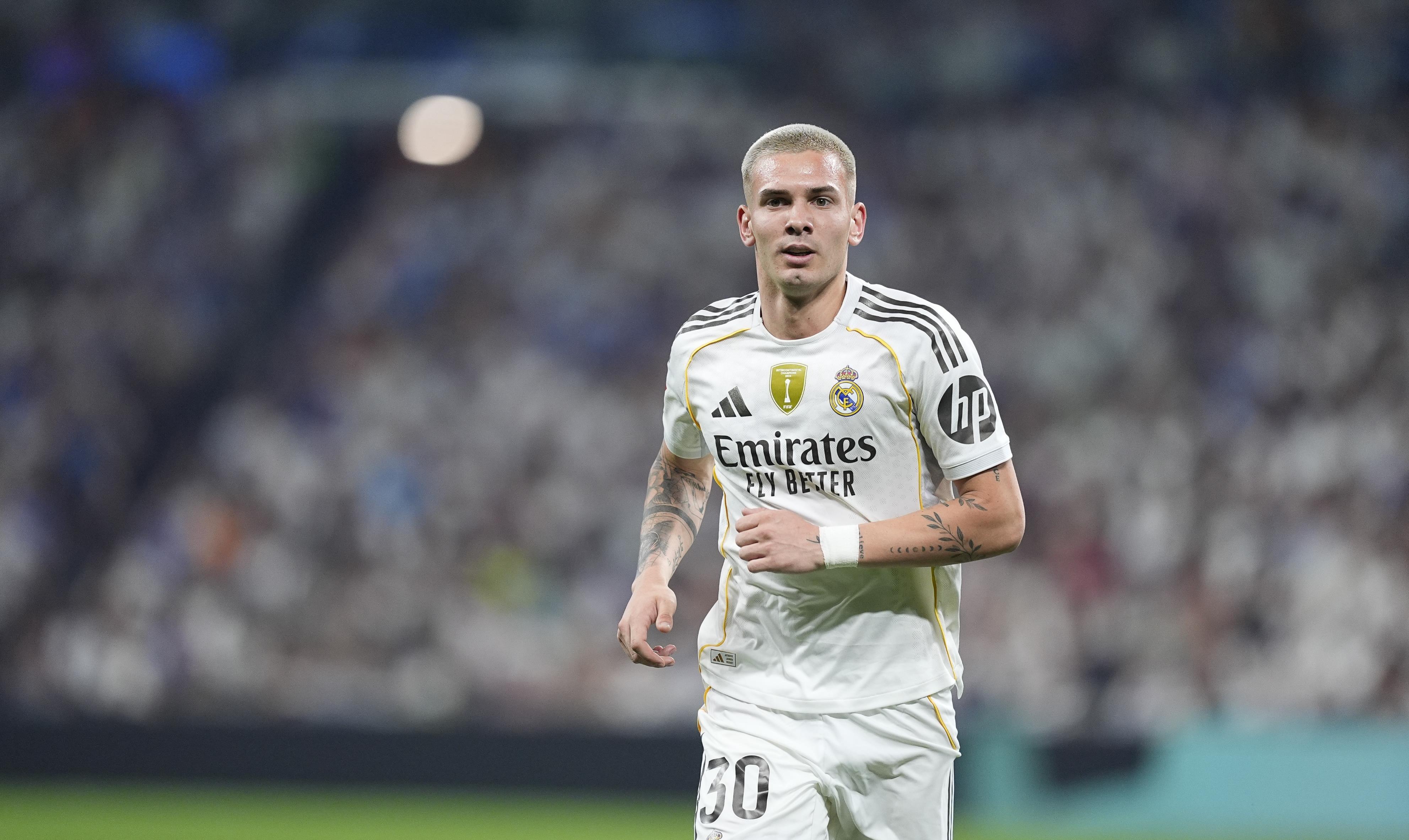 的一线队配, 一鸣惊人