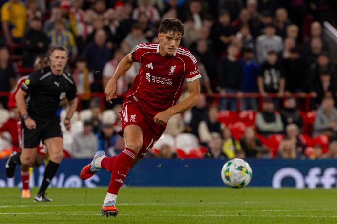 呈现膝外翻, 他在加盟利 呈现膝外翻, 他在加盟利